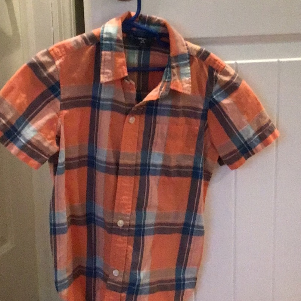 Gap Boys Short sleeve plaid shirt size XS Barely Worn ,Great for the summer